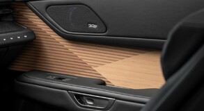 Lexus ES 2025