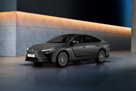 NOWY LEXUS ES Z PRZEŁOMOWYM SYSTEMEM MULTIMEDIALNYM I INNOWACYJNYMI TECHNOLOGIAMI 