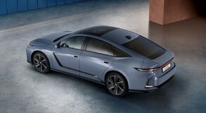 Lexus ES 2025