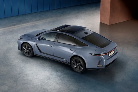 NOWY LEXUS ES Z PRZEŁOMOWYM SYSTEMEM MULTIMEDIALNYM I INNOWACYJNYMI TECHNOLOGIAMI 