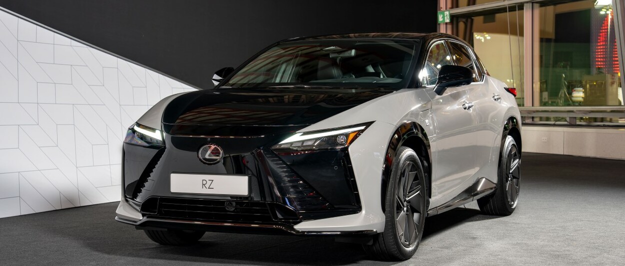 A technológiai innovátor Lexus bevezeti a ’steer by wire’ kormányzást és a virtuális kézi sebességváltót 