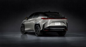 Lexus RZ 2025