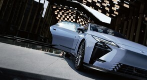 Lexus ES 2025