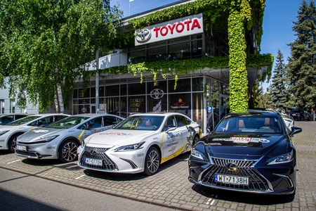 TOYOTA CENTRAL EUROPE, TOYOTA RADOŚĆ I LEXUS WARSZAWA RADOŚĆ OFICJALNYMI PARTNERAMI LANG TEAM. FLOTA ORLEN WYŚCIGU NARODÓW ODEBRANA 
