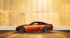 BLAZING CARNELIAN: PREMIERA NOWEGO KOLORU DLA COUPE LEXUS LC 2021