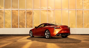 BLAZING CARNELIAN: PREMIERA NOWEGO KOLORU DLA COUPE LEXUS LC 2021