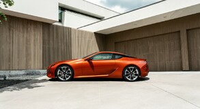 BLAZING CARNELIAN: PREMIERA NOWEGO KOLORU DLA COUPE LEXUS LC 2021