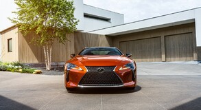 BLAZING CARNELIAN: PREMIERA NOWEGO KOLORU DLA COUPE LEXUS LC 2021