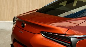 BLAZING CARNELIAN: PREMIERA NOWEGO KOLORU DLA COUPE LEXUS LC 2021