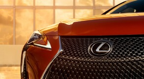 BLAZING CARNELIAN: PREMIERA NOWEGO KOLORU DLA COUPE LEXUS LC 2021