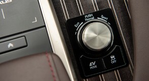  LEXUS RX: HÉT LENYŰGÖZŐ RÉSZLET A VILÁG KEDVENC KÖRNYEZETBARÁT LUXUS SUV-JÁBAN