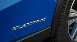  A LEXUS LÁTVÁNYOS CROSSOVER-FORMAVILÁGGAL LÉP BE AZ ELEKTROMOS AUTÓZÁS ÚJ KORSZAKÁBA