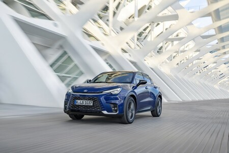 LEXUS ZDOBYWA DWIE NAGRODY W SCOTTISH CAR OF THE YEAR AWARDS