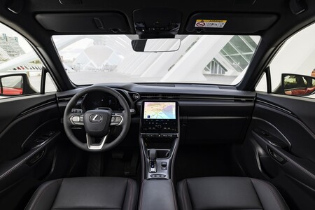 LEXUS LBX TO NAJLEPSZY KOMPAKTOWY HYBRYDOWY SUV W ECOCAR ELECTRIFIED TOP 50