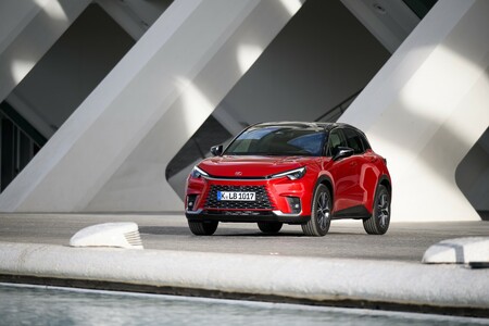LEXUS LBX TO NAJLEPSZY KOMPAKTOWY HYBRYDOWY SUV W ECOCAR ELECTRIFIED TOP 50