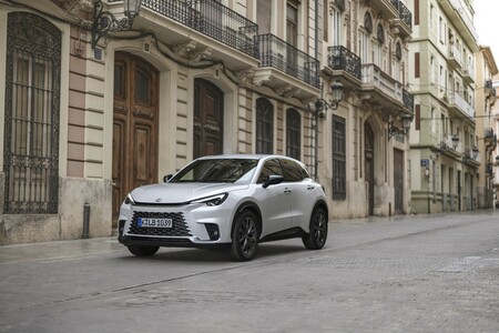 LEXUS LBX PONOWNIE WYRÓŻNIONY W PRESTIŻOWYM PLEBISCYCIE