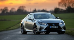 HYBRIDY NA VRCHOLU: V PRŮZKUMU SPOKOJENOSTI POTŘETÍ ZVÍTĚZIL LEXUS