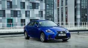 HYBRIDY NA VRCHOLU: V PRŮZKUMU SPOKOJENOSTI POTŘETÍ ZVÍTĚZIL LEXUS