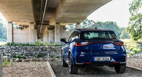 Lexus LBX  - local