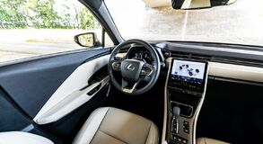 Lexus LBX  - local