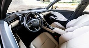 Lexus LBX  - local