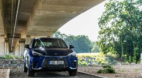 Lexus LBX  - local