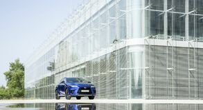 Lexus RX500h - local