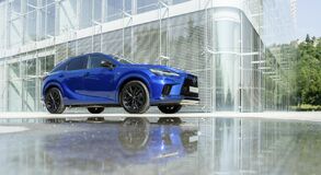 Lexus RX500h - local