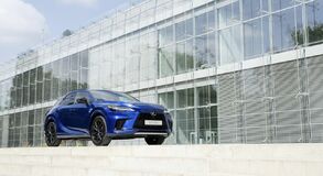 Lexus RX500h - local