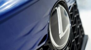 Lexus RX500h - local