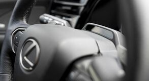 Lexus RX500h - local
