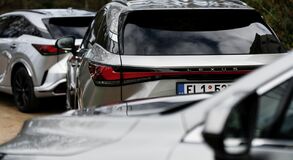 Lexus RX - local
