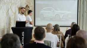Lexus RX - local