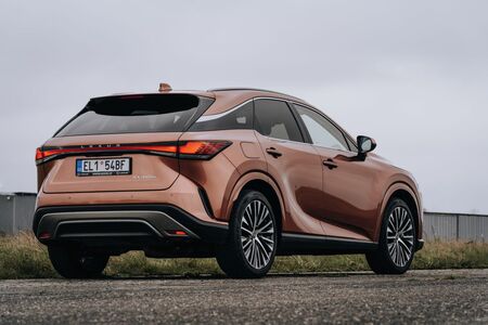 LEXUS BUSINESS WEEK JE TADY. PŘINÁŠÍ AŽ O TŘETINU NIŽŠÍ CENY