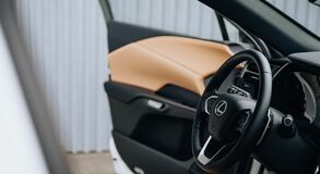 Lexus RX - local