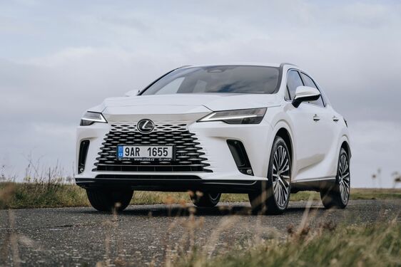 CELÝ LISTOPAD JE U ZNAČKY LEXUS VE ZNAMENÍ AKČNÍ NABÍDKY LAST MINUTE EDITION
