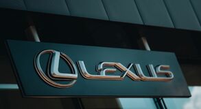 Lexus UX - local 