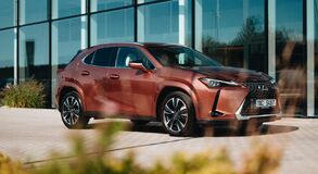 Lexus UX - local 