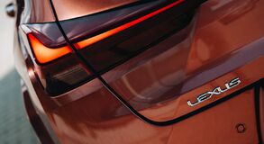 Lexus UX - local 