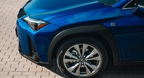 Lexus UX - local 
