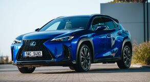 Lexus UX - local 
