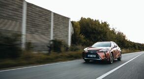 Lexus UX - local 