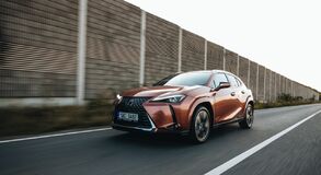 Lexus UX - local 