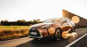 Lexus UX - local 