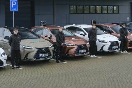 LEXUS OFICIÁLNÍM VOZEM DAVIS CUPU V OSTRAVĚ