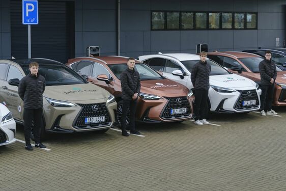 LEXUS OFICIÁLNÍM VOZEM DAVIS CUPU V OSTRAVĚ