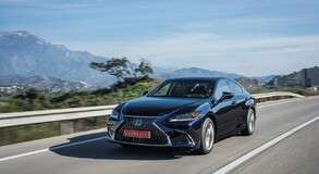 ES 300h Deep Blue