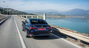 ES 300h Deep Blue