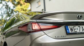 Lexus ES 2023