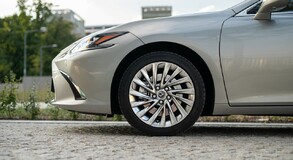 Lexus ES 2023